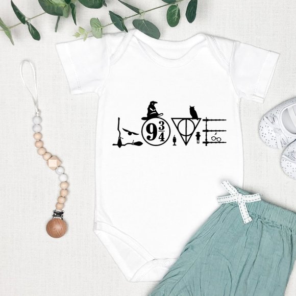 *NEW* Baby Onesie - Love - Harry Potter Theme - White, 100% Cotton - Picture 1 of 5